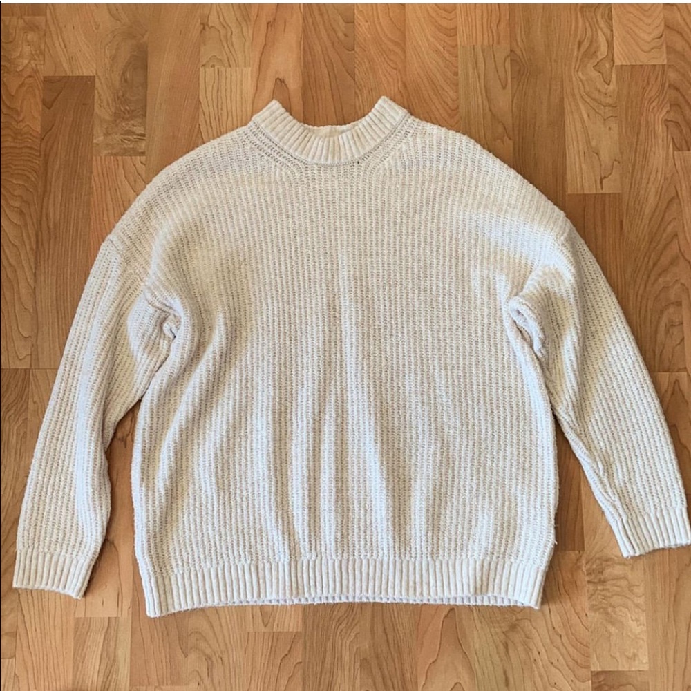 American Eagle Cozy White Sweater Size Small